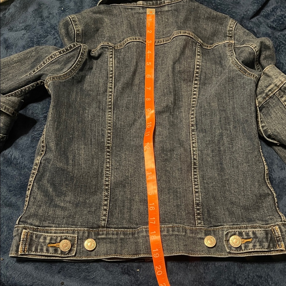 Levi's Women's Classic Blue Jean Jacket - Picture 4 of 10